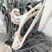 چوب لباسی یا آویز لباس