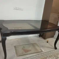 میز نهار خوری ۸نفره و یک عدد میز ۴نفره