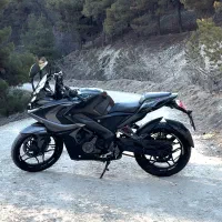 موتورسیکلت باجاج RS 200