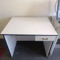 میز کامپیوتر وتخت خواب