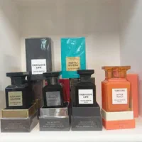 ادکلن مردانه تامفورد عود وود