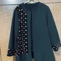 فروش مانتو و کت شلوار در حد نو