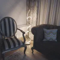 آباژور ایستاده پادینا|چراغ خواب و آباژور|تهران, فلسطین (میدان انقلاب)|دیوار