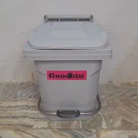 سطل زباله پدال دار ۲۰ لیتری
