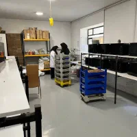 کارگر خانم محدوده طرق و سیدی - کارگاه پرورش حشره