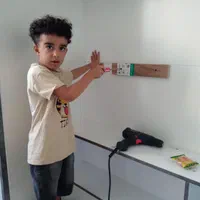 تعمیرات کمد و کابینت و درب و دکوراسیون