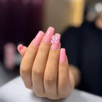 تخفیف ویژه کاشت و ترمیم ناخن