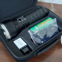 چراغ قوه قدرتمند و با دوام اسمال سان تی ۳۰۰ آکبند