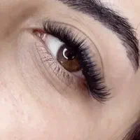 آموزش.کاشت و اکستنشن مژه تخصصی توسط مربی کرمان