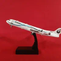 ماکت هواپیمای فوکر F-100|کلکسیون و سرگرمی|تهران, ظفر|دیوار