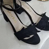 کفش سیاه پاشنه دار