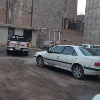 کارگر پارکینگ جهت جا‌به‌جایی ماشین