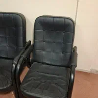 صندلی اداری. پایه فلزی، روکش چرم. صندلی دانشجویی