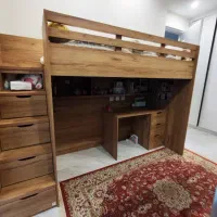 تخت خواب دو طبقه و میز تحریر