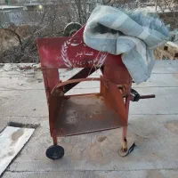 یک دستگاه شیر دوش و یک دستگاه داس برقی|ماشین‌آلات صنعتی|زیویه, |دیوار