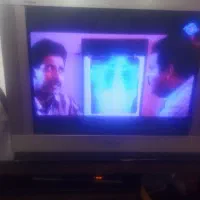 تلویزون  سونی اصل    .... با میز ش با هم  فوری