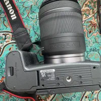 دوربین کنون R8 لنز ۱۰۵-۲۴ باسه پایه حرفه ای و کیف|دوربین عکاسی و فیلمبرداری|تهران, تهرانپارس غربی|دیوار