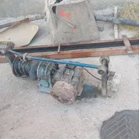 یک عدد دستگاه بالابر ساختمانی