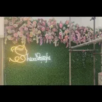 دیوار پوش سبز و گل