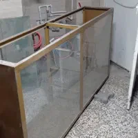 ویترین‌ شیشه ای