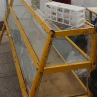 ویترین دو متری