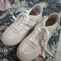 کتونی و کاپشن دخترانه تازه و نو سالم