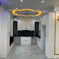 واحد-70-در-خیابان-ولیعصر