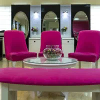 اجاره اتاق، میز ناخن، تخت مژه در سالن آرایش زنانه
