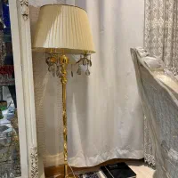 آباژور پایه دار