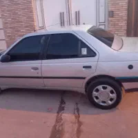 خودروسواری اجاره یا کرایه داده میشود