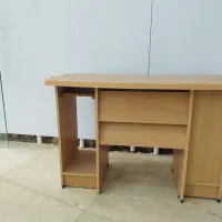 میز کامپیوتر و تحریر
