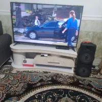 یک عدد میز تلویزیون نو سالم