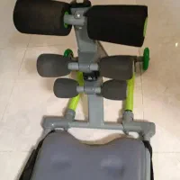 دستگاه بدنسازی و ورزش