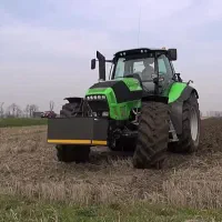 انجام شخم و دیگر کار ها