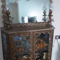 کنسول برنجی سالم با دوتا شعمدون و لامپ روشن|بوفه، ویترین، کنسول|شهریار, شهرک امیریه|دیوار