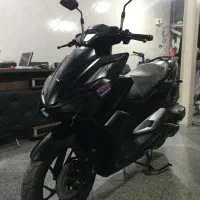 کلیک واریو ۱۶۰ مدل ۴۰۲