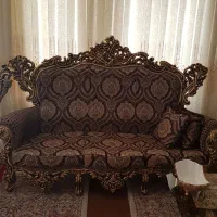 مبلمان سلطنتی ومیز ناهار خوری.