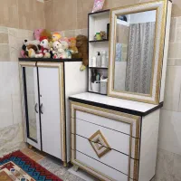 آینه دلاور وکمد لباس وتخت یه نفر همراه تشک|تخت و سرویس خواب|مشهد, رسالت|دیوار