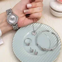 ساعت مچی زنانه فول نگین صفحه پروانه ای|ساعت|میاندوآب, |دیوار