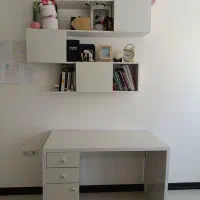 میز تحریر و کتابخانه دیواری کاملا نو