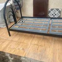 تخت تک نفر فلزی