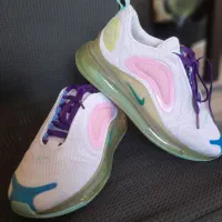 نایک اسکیچرز