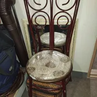 سه عدد صندلی
