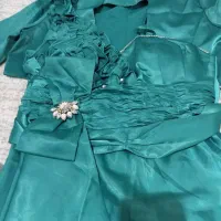 لباس مجلسی|لباس|رودهن, |دیوار