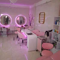 فروش وسایل کامل آرایشگاه به دلیل مهاجرت|آرایشگاه و سالن‌های زیبایی|بروجرد, |دیوار