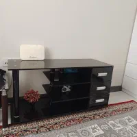 میز تلویزیون شیشه ای