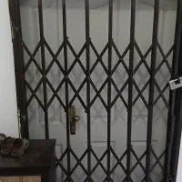 درب آکاردئونی و درب ورودی با کم