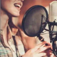 خواننده خانم