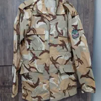 یک دست لباس نظامی