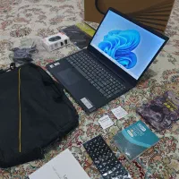 لپ تاپ گیمینگ Lenovo با کارتن و لوازم